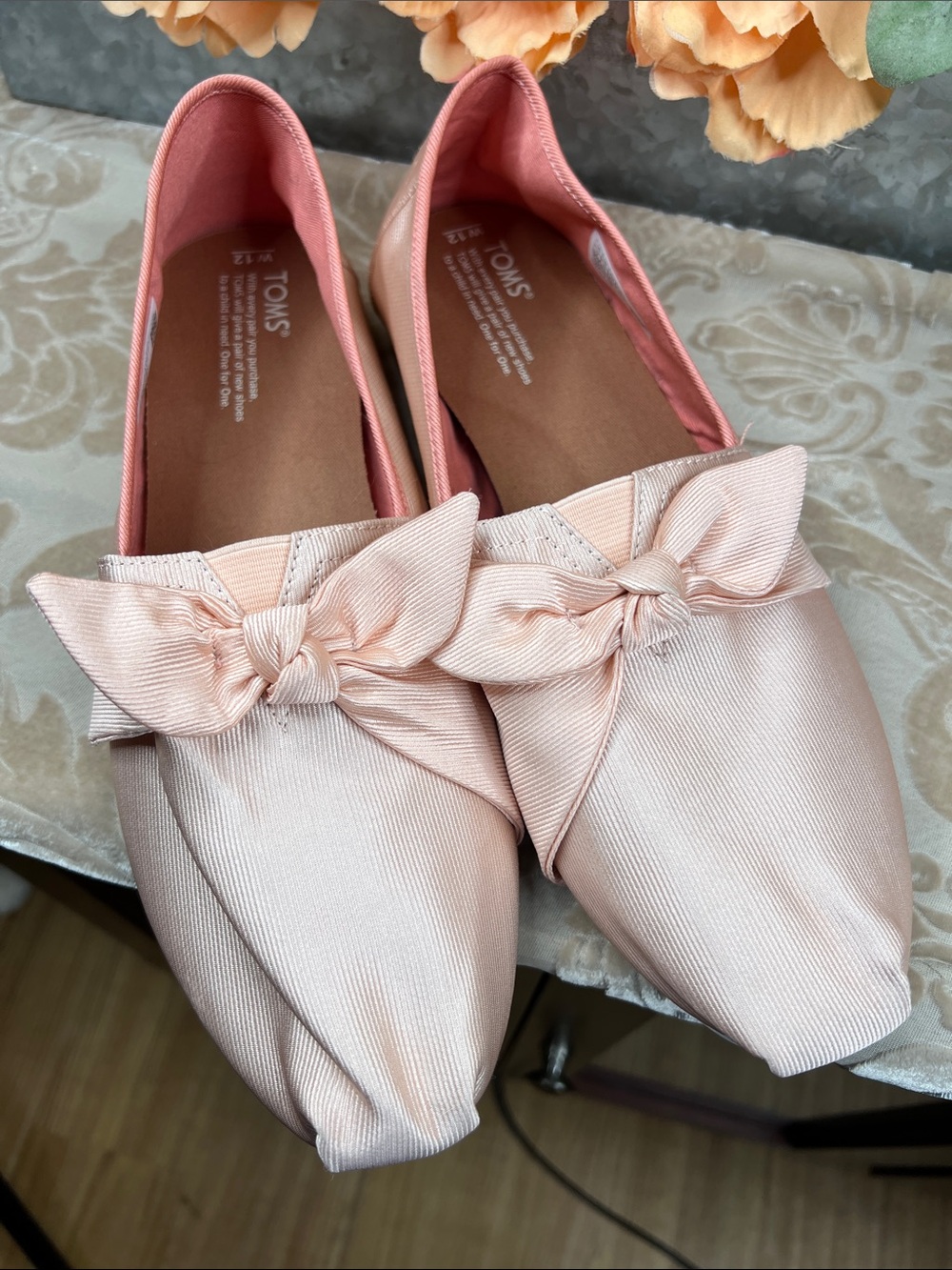 Toms Shoes Womens 12 Slip On Grosgrain Bow Pink Casual Comfort Round Toe Flats
